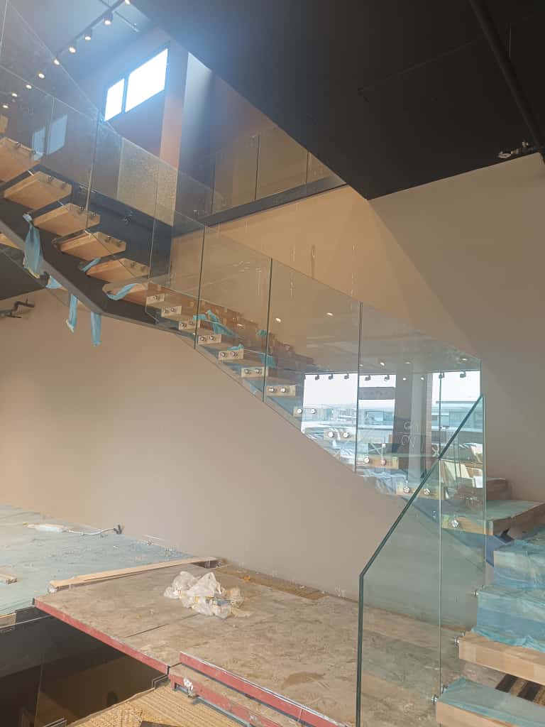 KÜPEŞTE lamine cam küpeşte