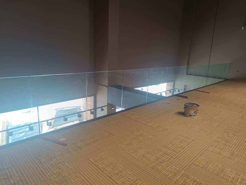 KÜPEŞTE lamine cam küpeşte