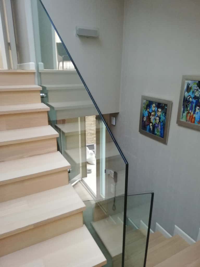 Küpeşte merdiven cam küpeşte