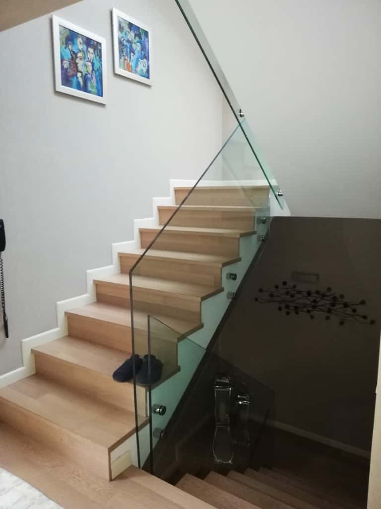 Küpeşte merdiven cam küpeşte