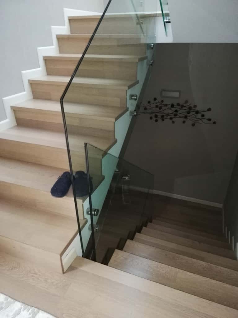 Küpeşte merdiven cam küpeşte